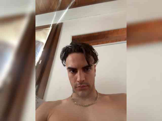 Davidegiuliano1 Live Webcam on BongaCams