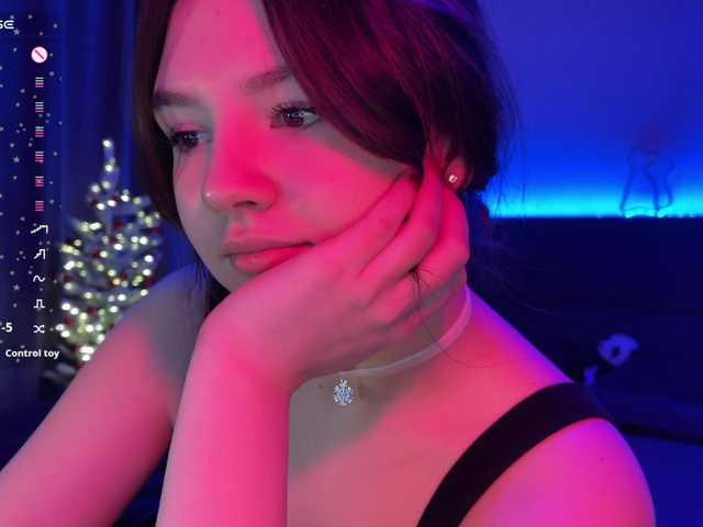 -FoxAlisa-'s BongaCams show and profile