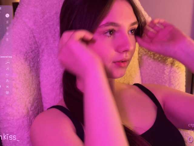 -FoxAlisa-'s BongaCams show and profile