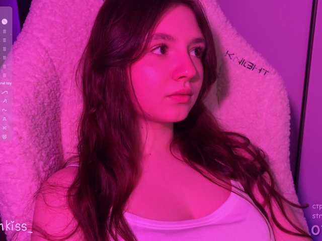 -FoxAlisa-'s BongaCams show and profile