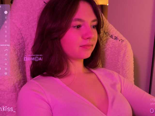 -FoxAlisa-'s BongaCams show and profile