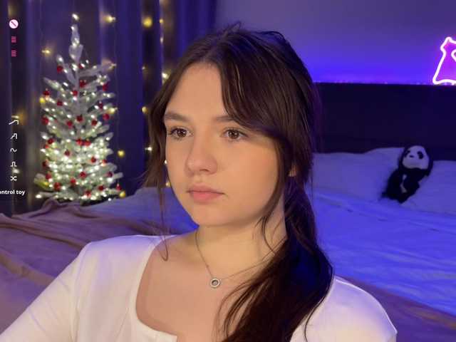 -FoxAlisa-'s BongaCams show and profile