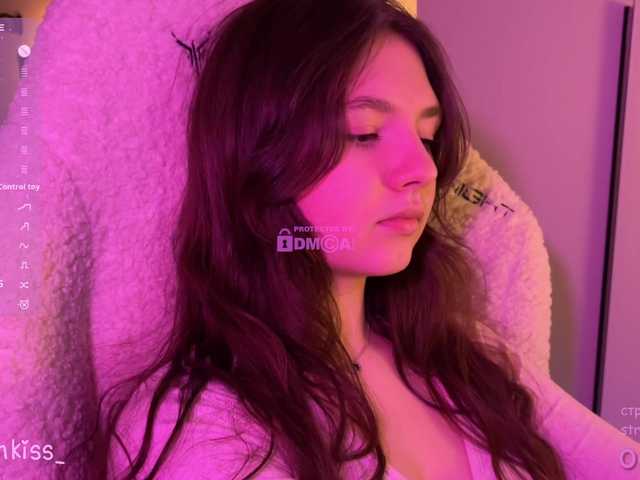 -FoxAlisa-'s BongaCams show and profile