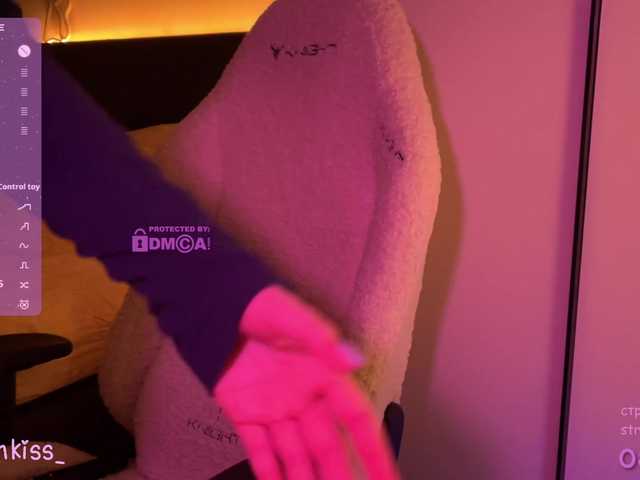 -FoxAlisa-'s BongaCams show and profile