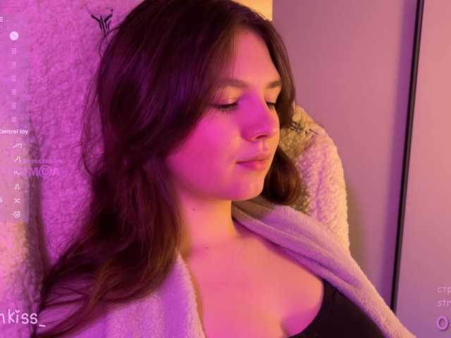 -FoxAlisa-'s BongaCams show and profile