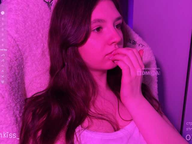 -FoxAlisa-'s BongaCams show and profile