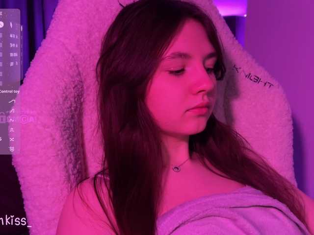 -FoxAlisa-'s BongaCams show and profile