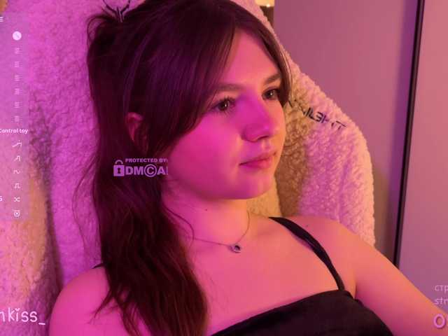 -FoxAlisa-'s BongaCams show and profile