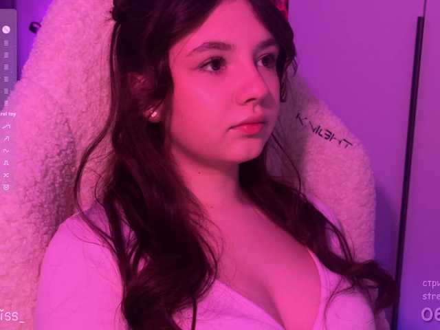 -FoxAlisa-'s BongaCams show and profile