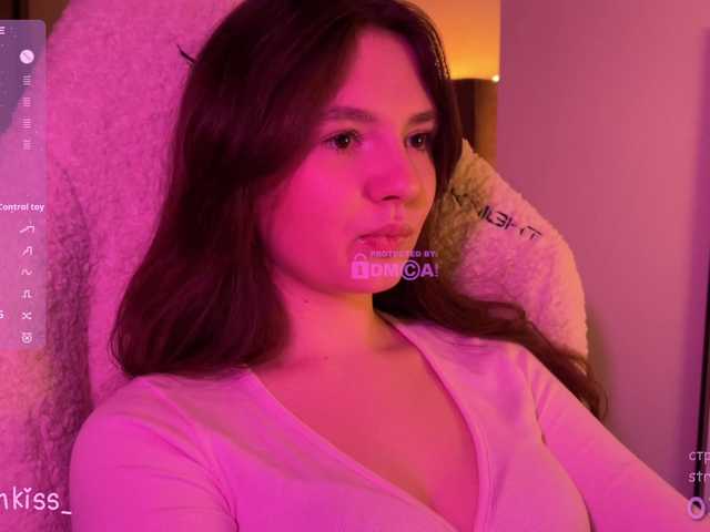 -FoxAlisa-'s BongaCams show and profile