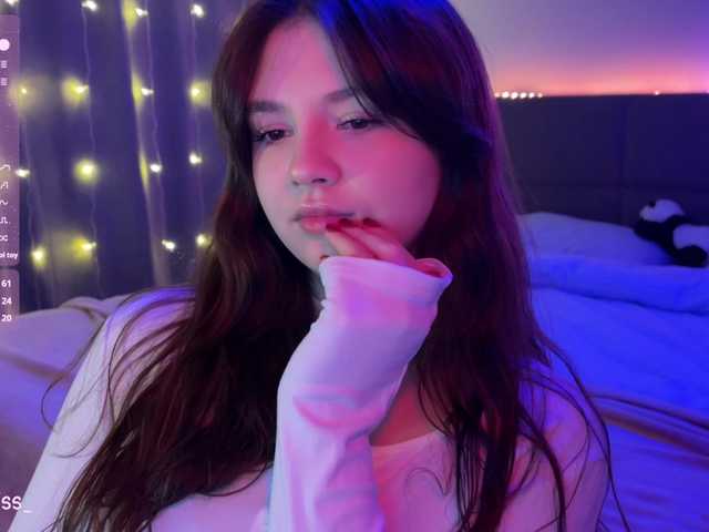 -FoxAlisa-'s BongaCams show and profile