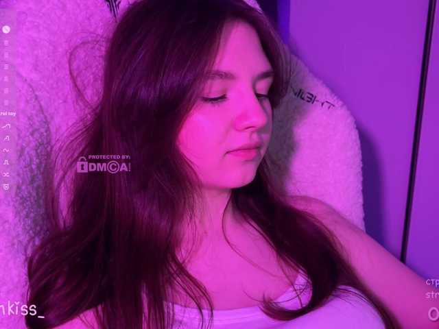 -FoxAlisa-'s BongaCams show and profile