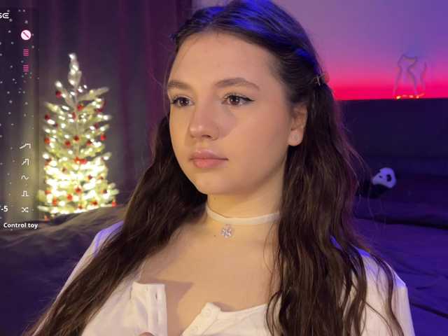 -FoxAlisa-'s BongaCams show and profile