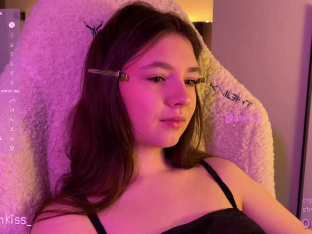 -FoxAlisa-'s BongaCams show and profile