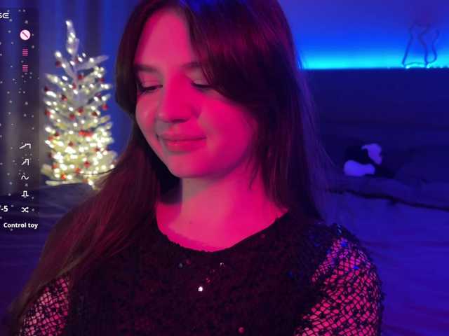 -FoxAlisa-'s BongaCams show and profile