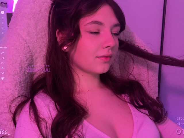 -FoxAlisa-'s BongaCams show and profile