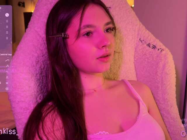 -FoxAlisa-'s BongaCams show and profile