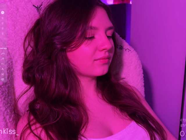 -FoxAlisa-'s BongaCams show and profile