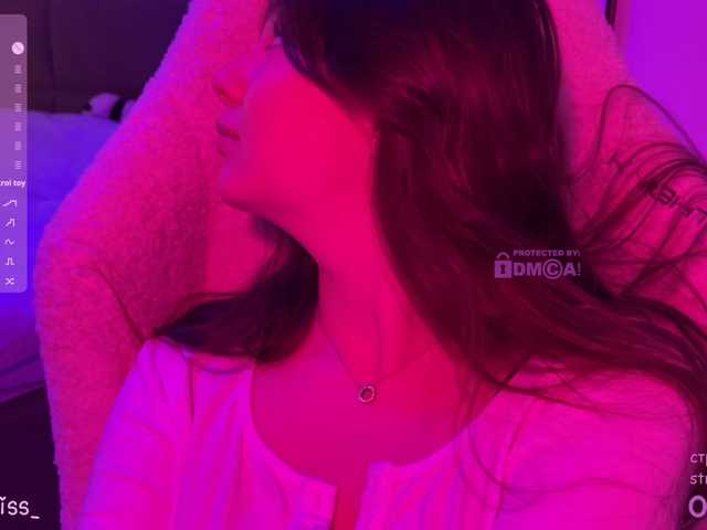 -FoxAlisa-'s BongaCams show and profile