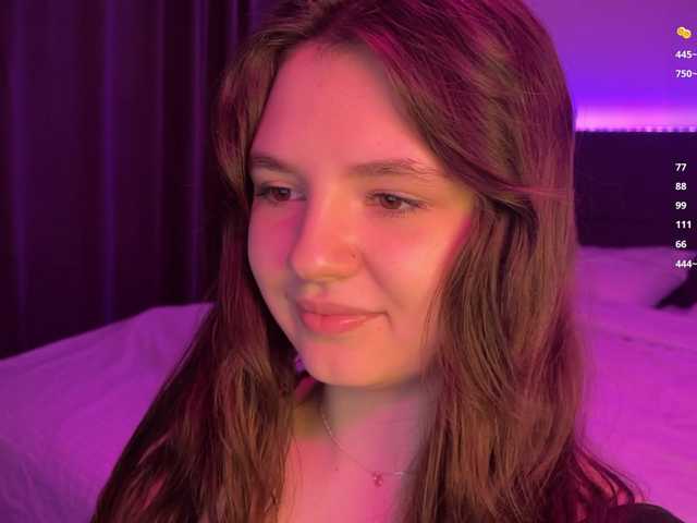 -FoxAlisa-'s BongaCams show and profile