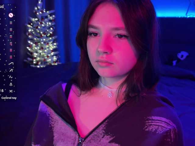 -FoxAlisa-'s BongaCams show and profile