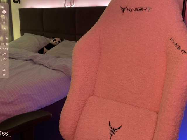 -FoxAlisa-'s BongaCams show and profile