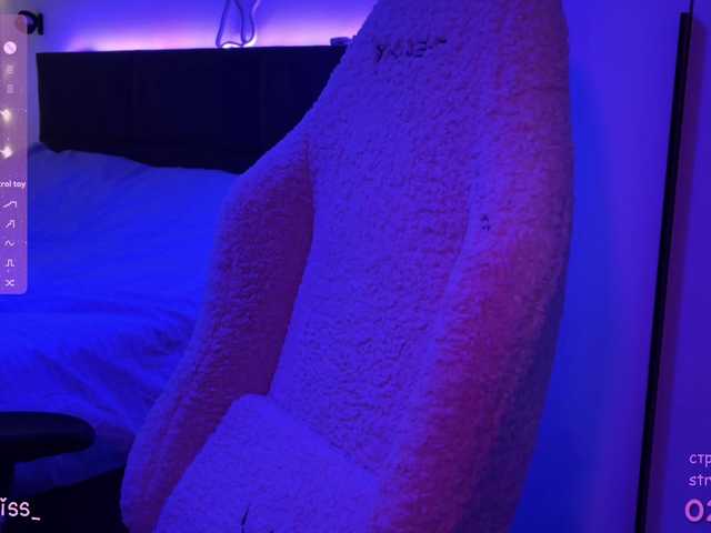 -FoxAlisa-'s BongaCams show and profile