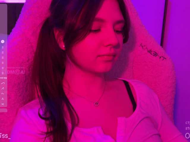 -FoxAlisa-'s BongaCams show and profile