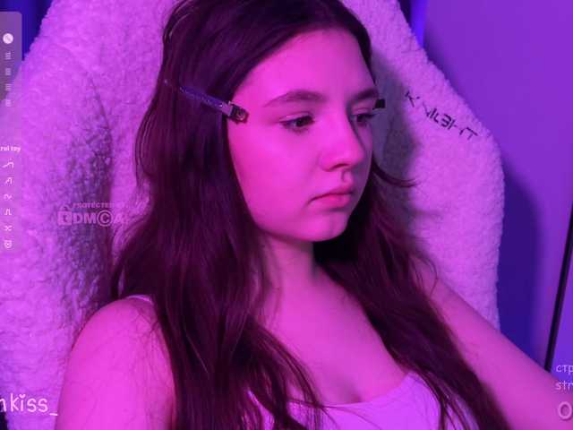 -FoxAlisa-'s BongaCams show and profile