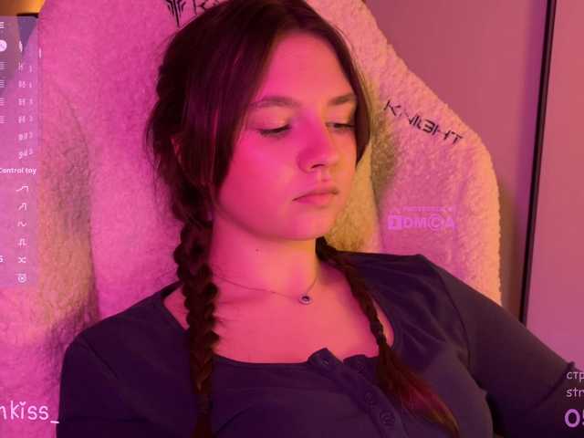 -FoxAlisa-'s BongaCams show and profile