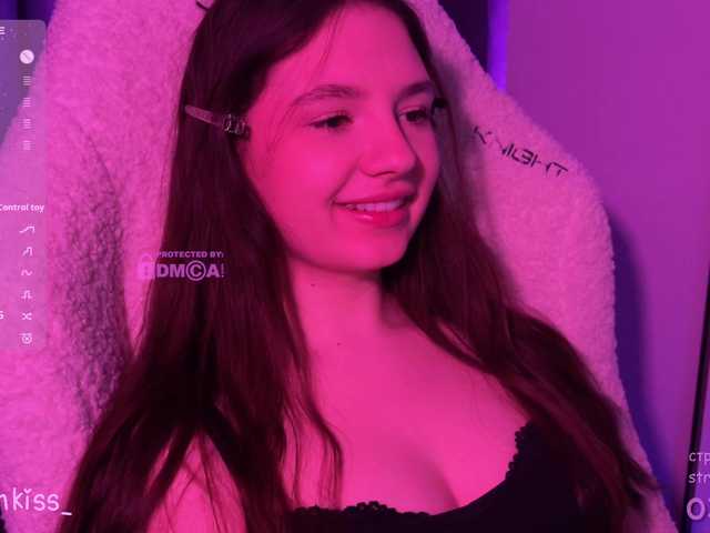 -FoxAlisa-'s BongaCams show and profile