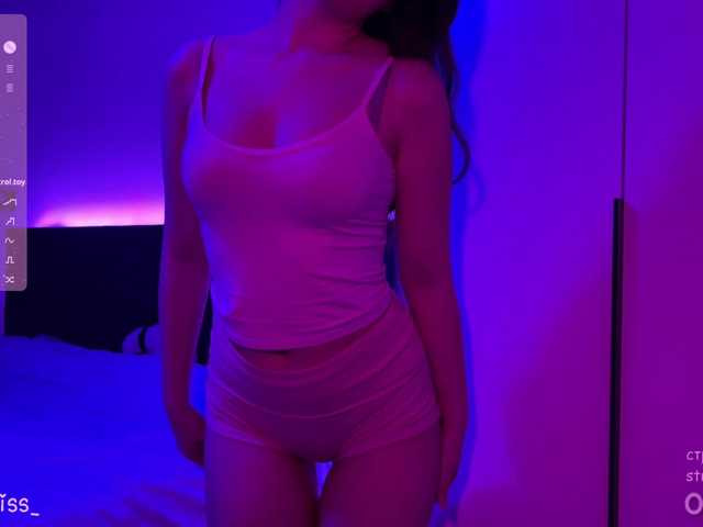 -FoxAlisa-'s BongaCams show and profile