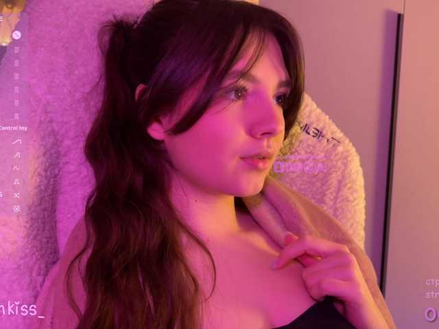 -FoxAlisa-'s BongaCams show and profile