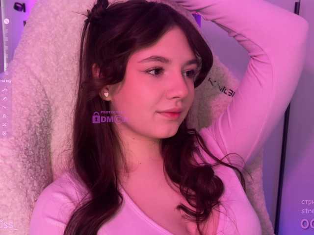 -FoxAlisa-'s BongaCams show and profile