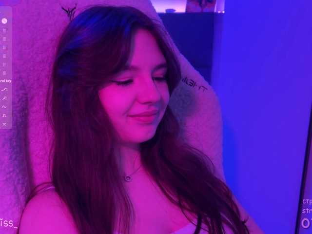 -FoxAlisa-'s BongaCams show and profile