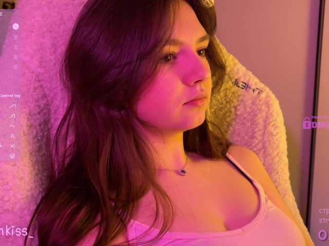 -FoxAlisa-'s BongaCams show and profile