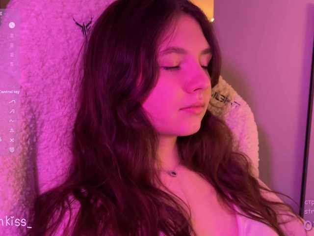 -FoxAlisa-'s BongaCams show and profile