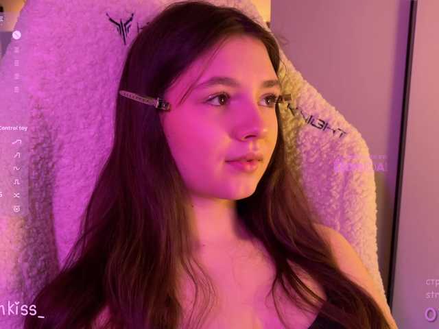 -FoxAlisa-'s BongaCams show and profile