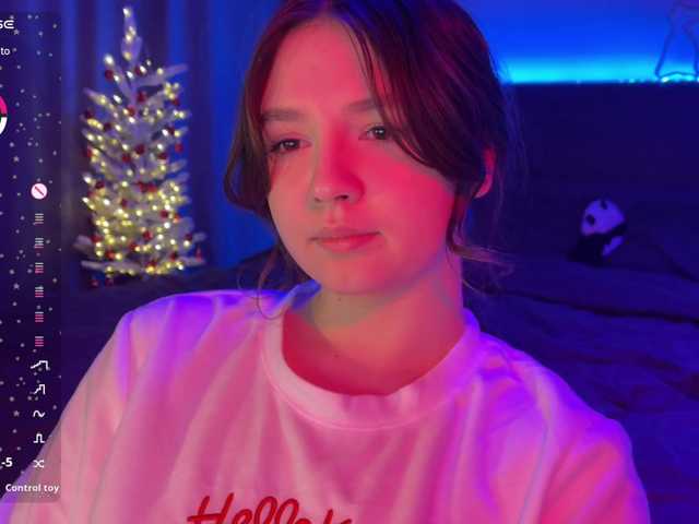 -FoxAlisa-'s BongaCams show and profile