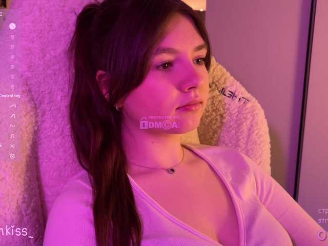 -FoxAlisa-'s BongaCams show and profile