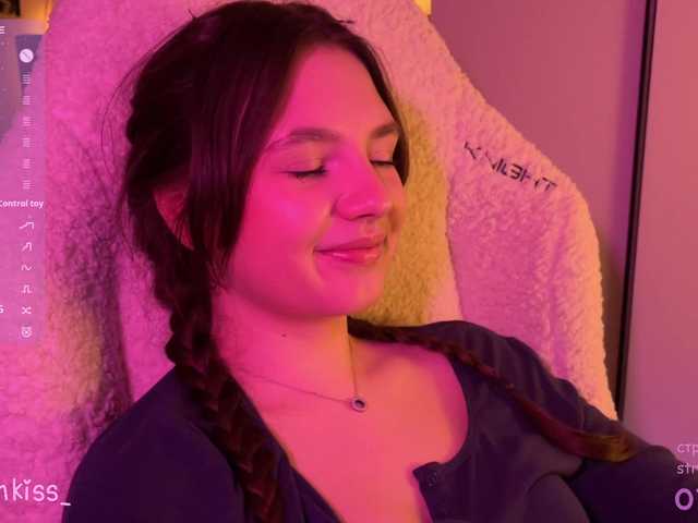 -FoxAlisa-'s BongaCams show and profile