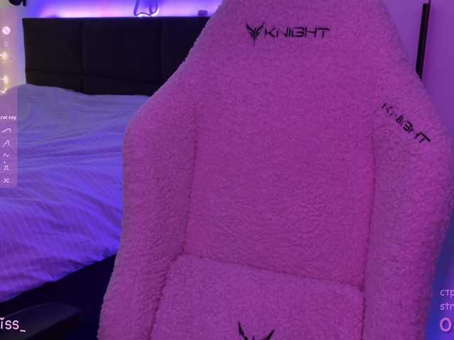 -FoxAlisa-'s BongaCams show and profile