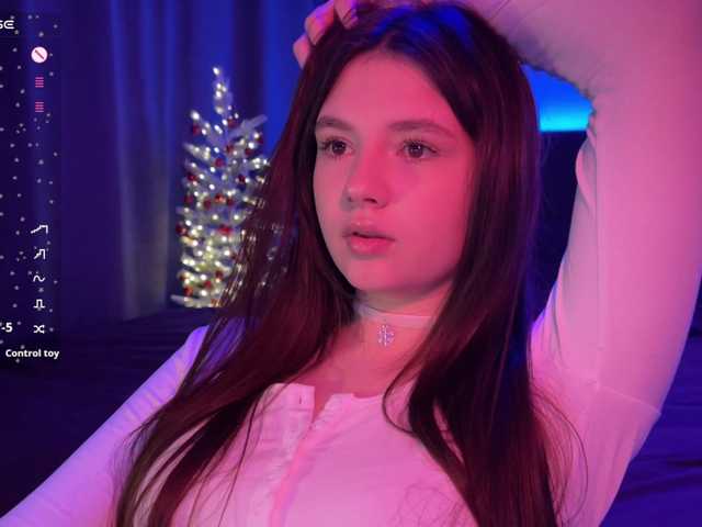 -FoxAlisa-'s BongaCams show and profile