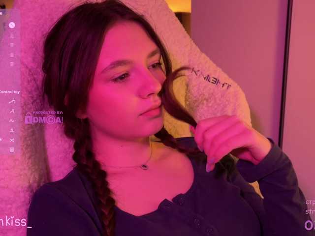 -FoxAlisa-'s BongaCams show and profile