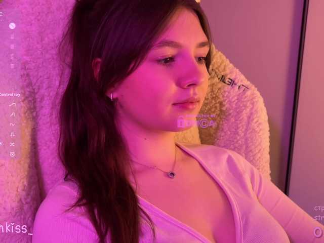 -FoxAlisa-'s BongaCams show and profile