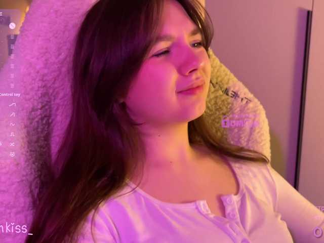 -FoxAlisa-'s BongaCams show and profile