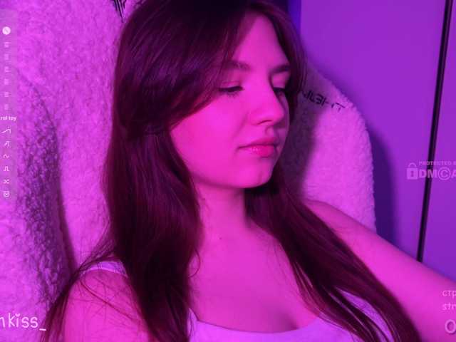 -FoxAlisa-'s BongaCams show and profile