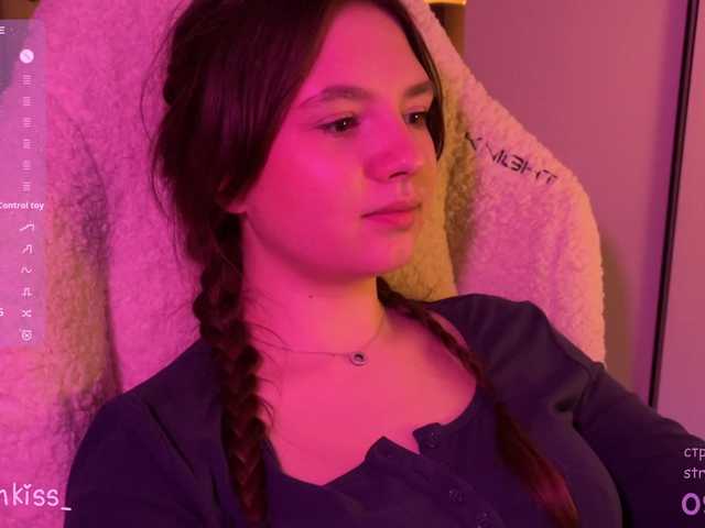 -FoxAlisa-'s BongaCams show and profile