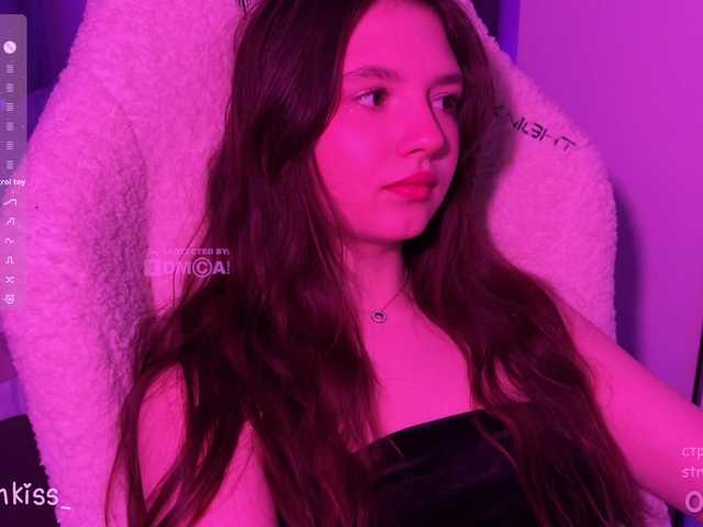 -FoxAlisa-'s BongaCams show and profile