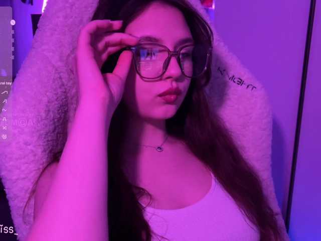 -FoxAlisa-'s BongaCams show and profile